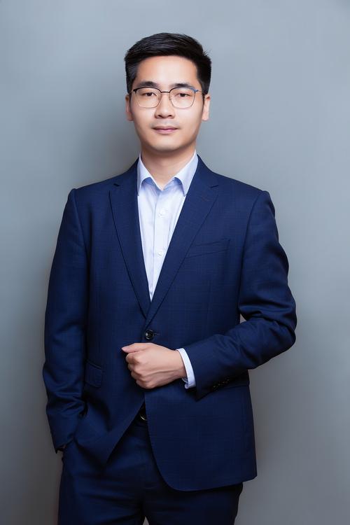 吴埂珐 品牌视觉系统总监